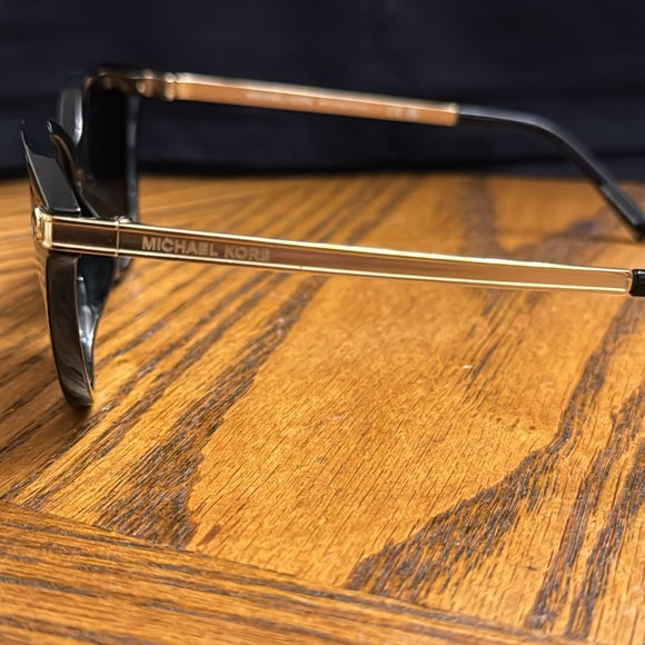 Michael Kors 54mm Gradient Cat Eye Sunglasses Black and Gold NWOT - Picture 3 of 11